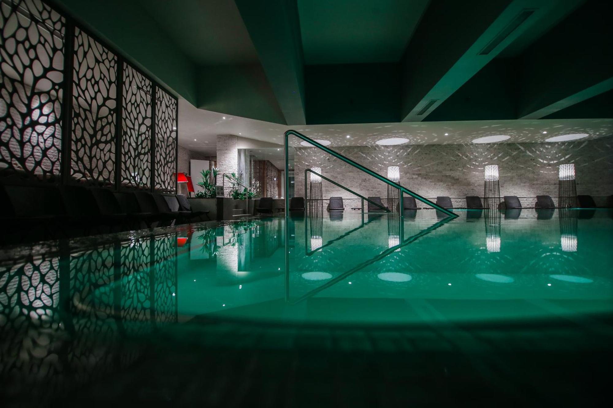 Bacolux Afrodita, Herculane Бэиле-Еркулане Экстерьер фото